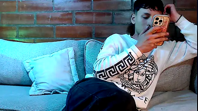 Snapshot of pipeynick chatting on November 2025 01:05:02 AM pipeynick online show from November 2025 01:05:02 AM