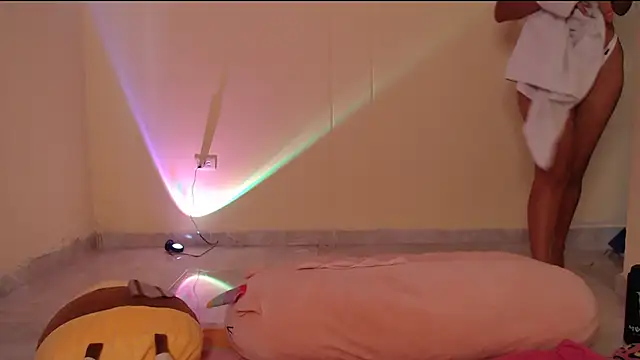 Snapshot of _maiahairy_ chatting on January 2025 01:11:01 PM maiahairy online show from January 2025 01:11:01 PM