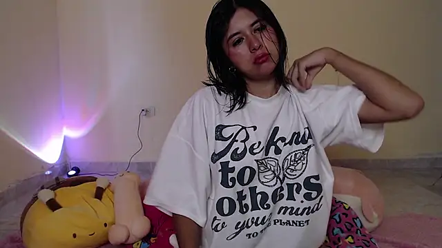 Snapshot of _maiahairy_ chatting on January 2025 01:27:01 PM maiahairy online show from January 2025 01:27:01 PM