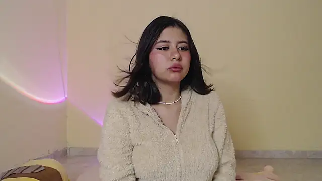 Snapshot of _maiahairy_ chatting on February 2025 01:06:01 PM maiahairy online show from February 2025 01:06:01 PM