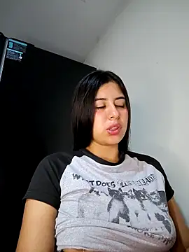 Snapshot of _maiahairy_ chatting on November 2025 11:38:01 PM maiahairy online show from November 2025 11:38:01 PM