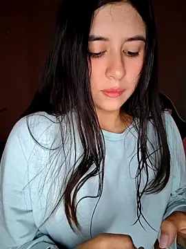 Snapshot of _maiahairy_ chatting on December 2025 10:04:01 PM maiahairy online show from December 2025 10:04:01 PM