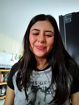 Snapshot of _maiahairy_ chatting on December 2025 12:44:02 PM maiahairy online show from December 2025 12:44:02 PM