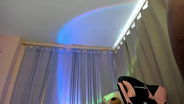 Snapshot of _maiahairy_ chatting on February 2026 07:01:01 PM maiahairy online show from February 2026 07:01:01 PM