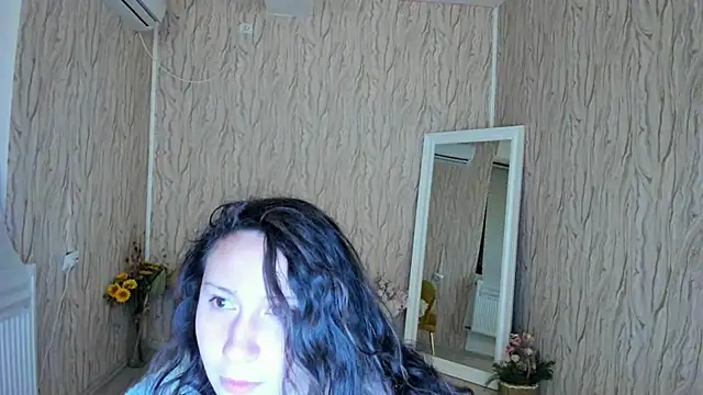 AishaRouhi online show from January 2025 05:10:01 AM