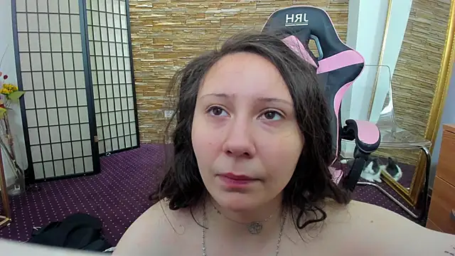 AishaRouhi online show from December 2025 05:39:02 AM