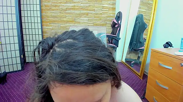 AishaRouhi online show from December 2025 06:09:02 AM