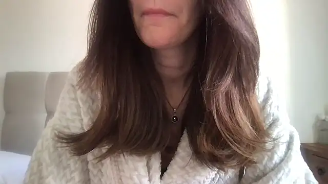 paolajonez online show from October 2025 05:51:02 PM