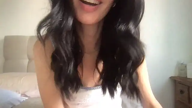 paolajonez online show from November 2025 05:49:01 PM