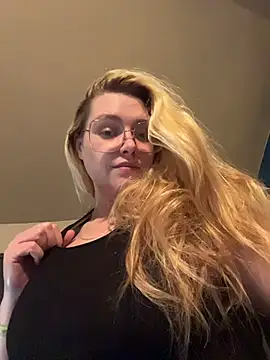Lalalynn online show from May 2026 01:28:01 PM