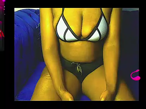 Snapshot of lilylovexx chatting on October 2025 01:19:01 PM lilylovexx online show from October 2025 01:19:01 PM