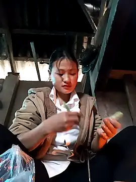 Snapshot of trieungoclnt chatting on December 2024 04:04:02 AM trieungoclnt online show from December 2024 04:04:02 AM