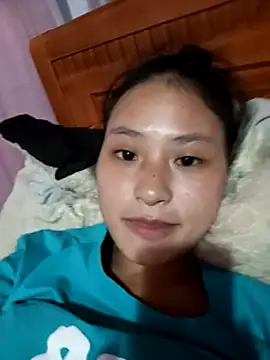 Snapshot of trieungoclnt chatting on October 2025 03:35:02 PM trieungoclnt online show from October 2025 03:35:02 PM