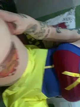 Snapshot of poussichienne chatting on January 2025 02:28:01 PM poussichienne online show from January 2025 02:28:01 PM