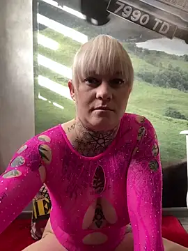 Snapshot of poussichienne chatting on January 2025 12:51:02 PM poussichienne online show from January 2025 12:51:02 PM