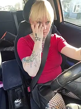 Snapshot of poussichienne chatting on March 2025 02:53:02 PM poussichienne online show from March 2025 02:53:02 PM