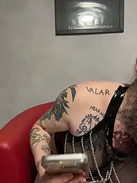 Snapshot of poussichienne chatting on March 2025 12:52:02 PM poussichienne online show from March 2025 12:52:02 PM