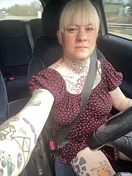 Snapshot of poussichienne chatting on March 2025 01:01:02 PM poussichienne online show from March 2025 01:01:02 PM