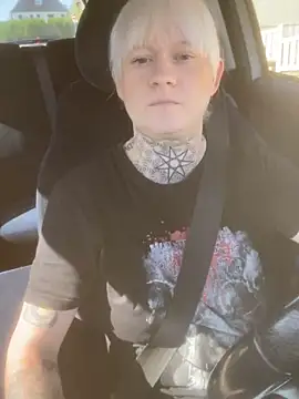 Snapshot of poussichienne chatting on October 2025 10:47:01 AM poussichienne online show from October 2025 10:47:01 AM