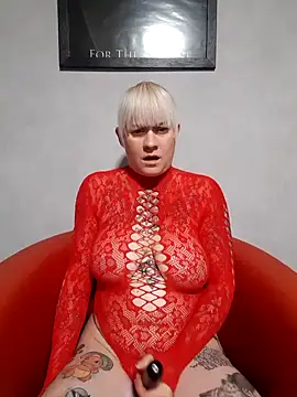 Snapshot of poussichienne chatting on October 2025 04:20:02 PM poussichienne online show from October 2025 04:20:02 PM