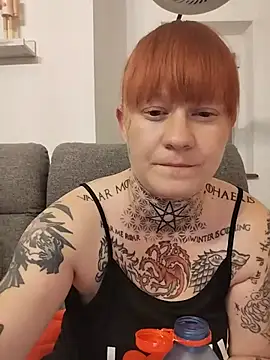 poussichienne online show from July 2026 06:57:02 PM