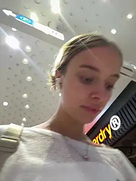 Snapshot of enjoy_my_beauty chatting on December 2024 04:22:01 AM enjoy my beauty online show from December 2024 04:22:01 AM