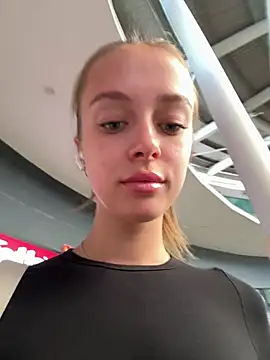 Snapshot of enjoy_my_beauty chatting on March 2025 04:13:01 AM enjoy my beauty online show from March 2025 04:13:01 AM