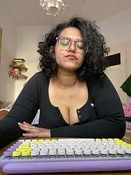Curvydesifromgermany online show from March 2025 03:24:02 PM
