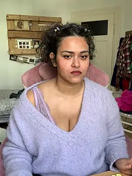 Curvydesifromgermany online show from March 2026 12:49:02 PM