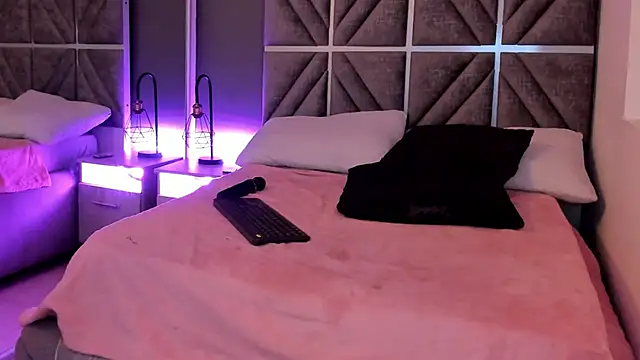 Laura Dicardy online show from March 2025 07:42:02 PM