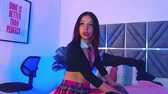 Laura Dicardy online show from November 2025 07:25:01 PM