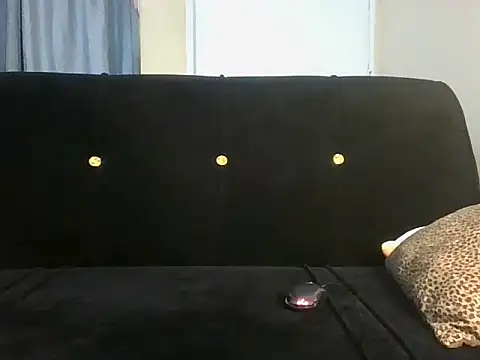 sweetvanilla  online show from July 2026 12:12:01 PM