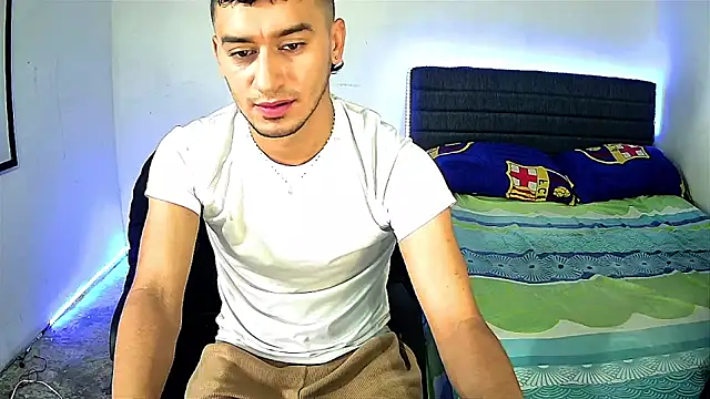 Kevin Torres online show from December 2025 04:47:01 PM