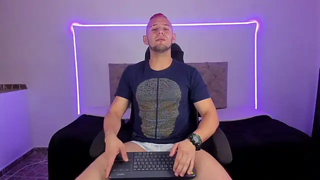 Snapshot of Damon_Bakert chatting on March 2025 02:53:02 PM Damon Bakert online show from March 2025 02:53:02 PM