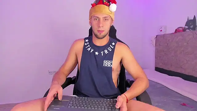 Snapshot of Damon_Bakert chatting on December 2025 04:24:01 PM Damon Bakert online show from December 2025 04:24:01 PM