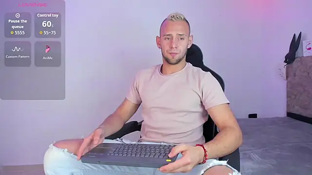 Snapshot of Damon_Bakert chatting on January 2026 06:33:02 PM Damon Bakert online show from January 2026 06:33:02 PM