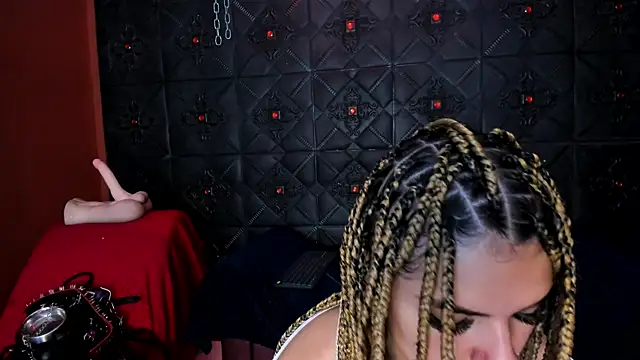 annavi  online show from October 2025 11:42:01 AM