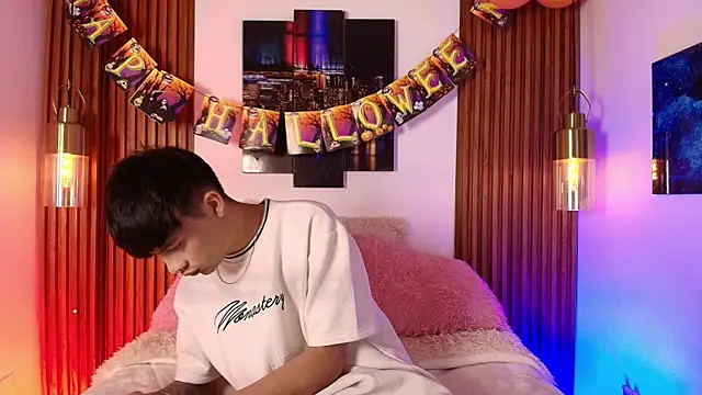 Steev Novoa online show from October 2025 07:10:02 PM