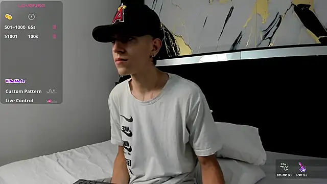 Snapshot of Dei_v_48 chatting on December 2024 07:49:01 PM Dei v 48 online show from December 2024 07:49:01 PM