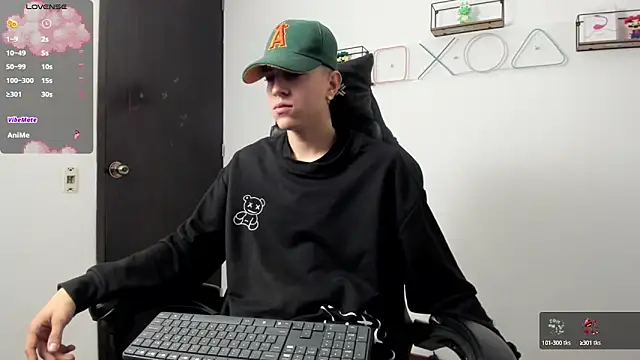 Snapshot of Dei_v_48 chatting on March 2025 08:27:02 PM Dei v 48 online show from March 2025 08:27:02 PM