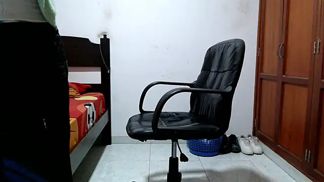 Snapshot of Dei_v_48 chatting on February 2026 10:54:02 PM Dei v 48 online show from February 2026 10:54:02 PM