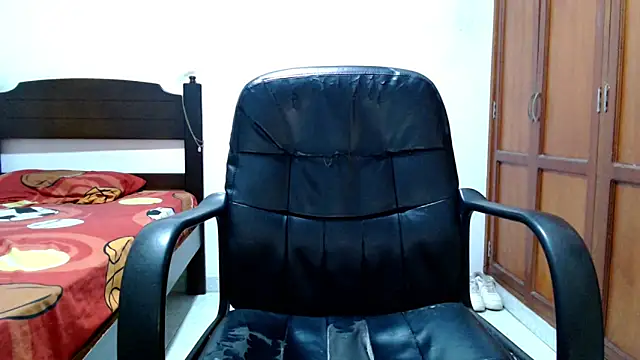 Snapshot of Dei_v_48 chatting on February 2026 08:39:01 PM Dei v 48 online show from February 2026 08:39:01 PM