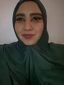 Snapshot of hannahayat chatting on December 2024 09:15:01 PM hannahayat online show from December 2024 09:15:01 PM