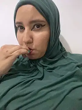 Snapshot of hannahayat chatting on February 2025 04:35:02 AM hannahayat online show from February 2025 04:35:02 AM