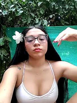 -VICKKY online show from February 2025 02:01:01 PM