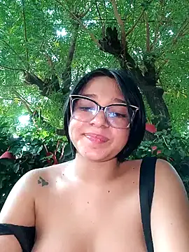 -VICKKY online show from February 2025 10:18:02 PM