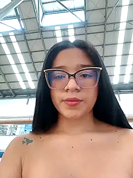 -VICKKY online show from March 2025 09:59:02 PM