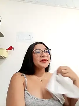 -VICKKY online show from September 2025 01:44:02 PM