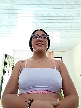 -VICKKY online show from November 2025 02:05:01 PM