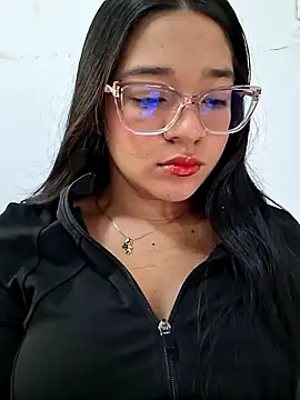 -VICKKY online show from March 2026 01:48:02 PM